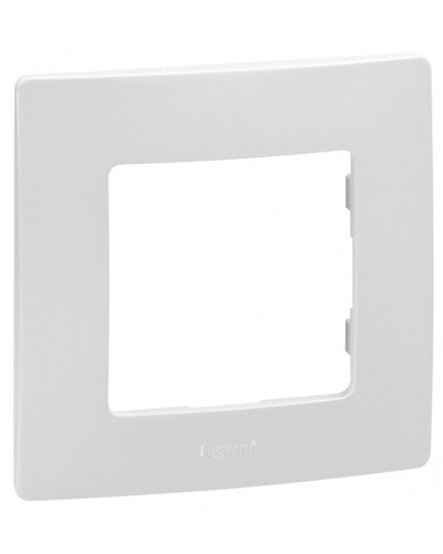 Рамка 1 пост Etika белый Legrand 672501 в Энгельсе Аксессуары для кабель-канала Pintop.ru